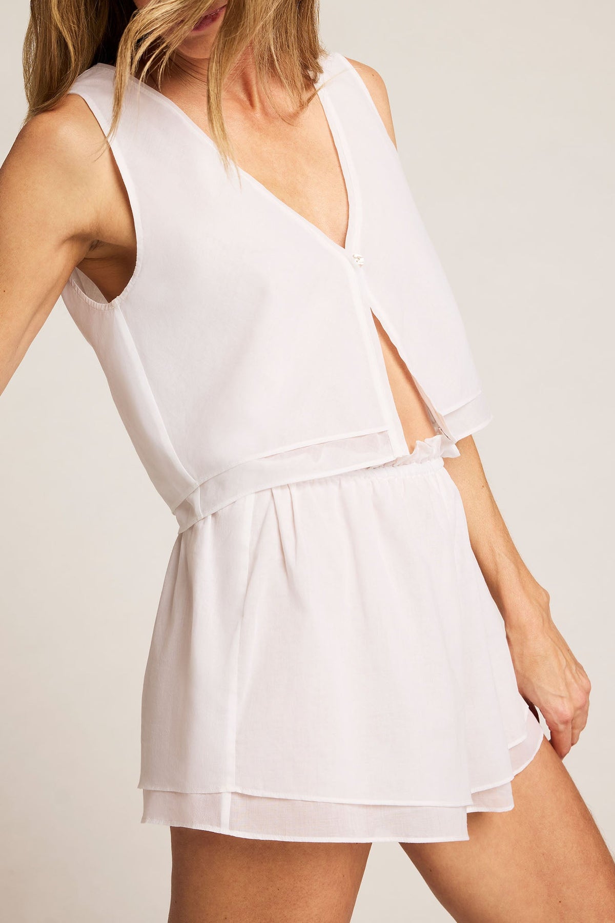 Island Play Short in White